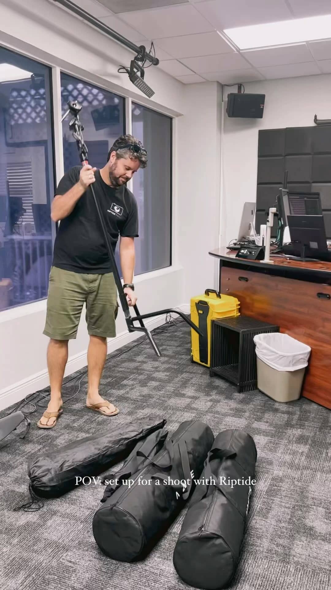 🎥 BTS look of this morning’s shoot 🎥

Anyone else find the clicks of setting up new gear extremely satisfying, or is that just me? 

 #videography #asmr #behindthescenes #productionmagic #setlife